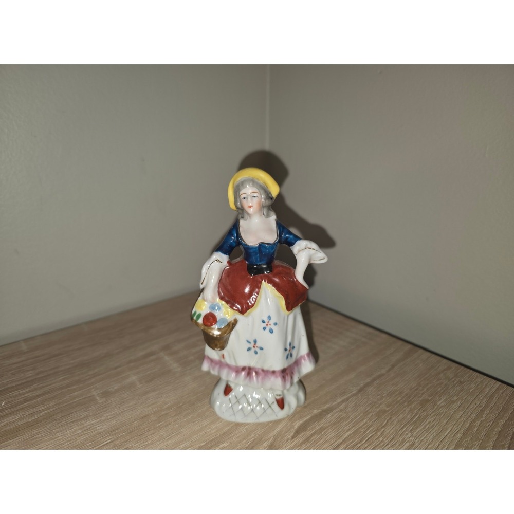 Vintage Occupied Japan‎ Porcelain Colonial Woman Figurine with Flower Basket